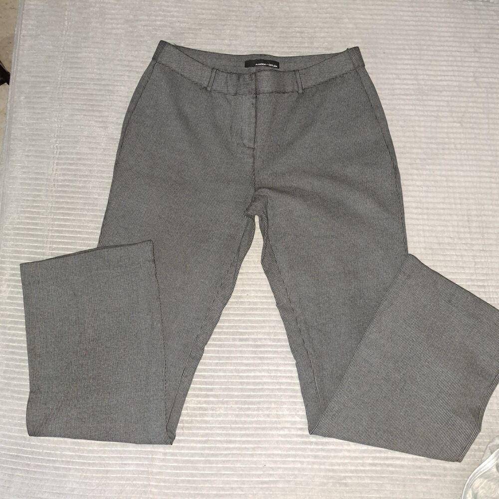Amanda & Chelsea Ankle Pants black/grey line print  Size 8 Career Preppy stretch